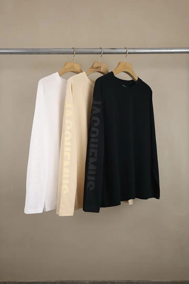 Jacquemus Camiseta manga longa com logo na manga