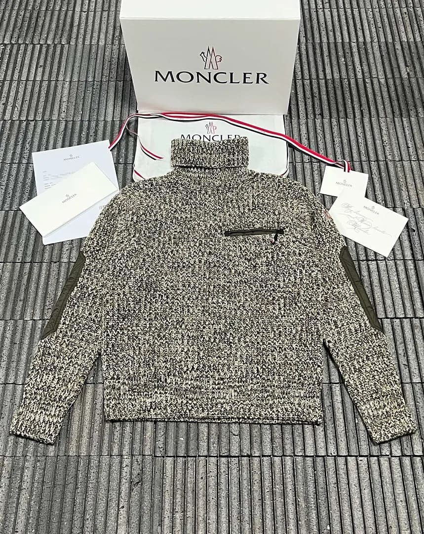 Moncler Suéter tricô gola alta com recortes e bolso zíper